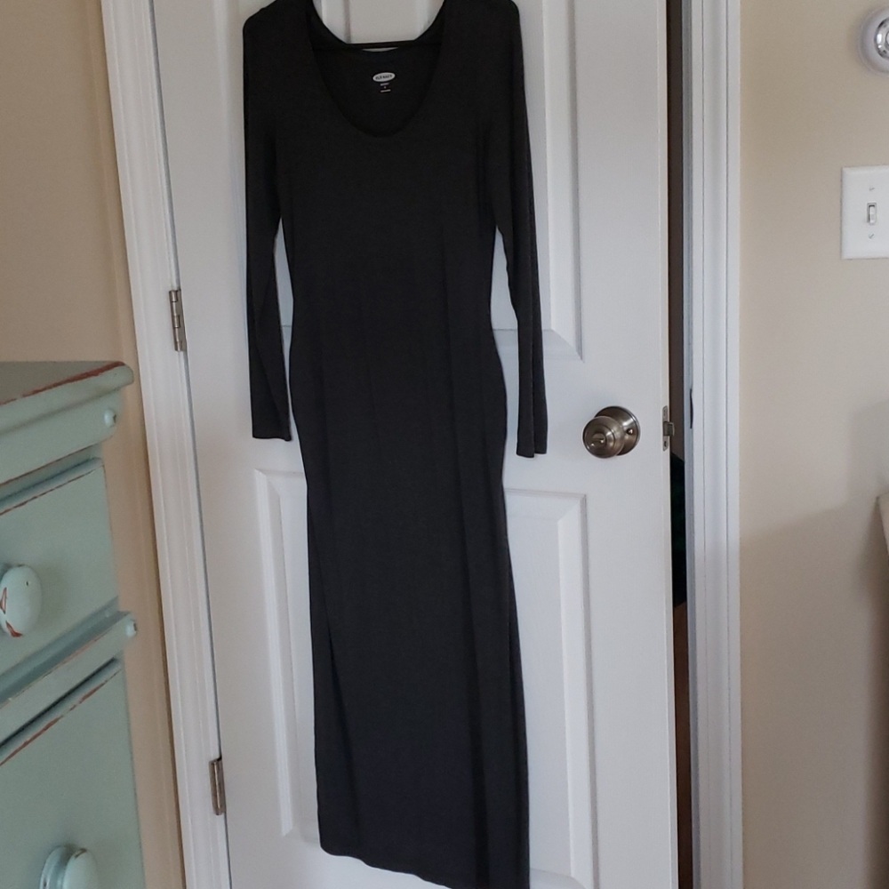 Long sleeve maternity dress